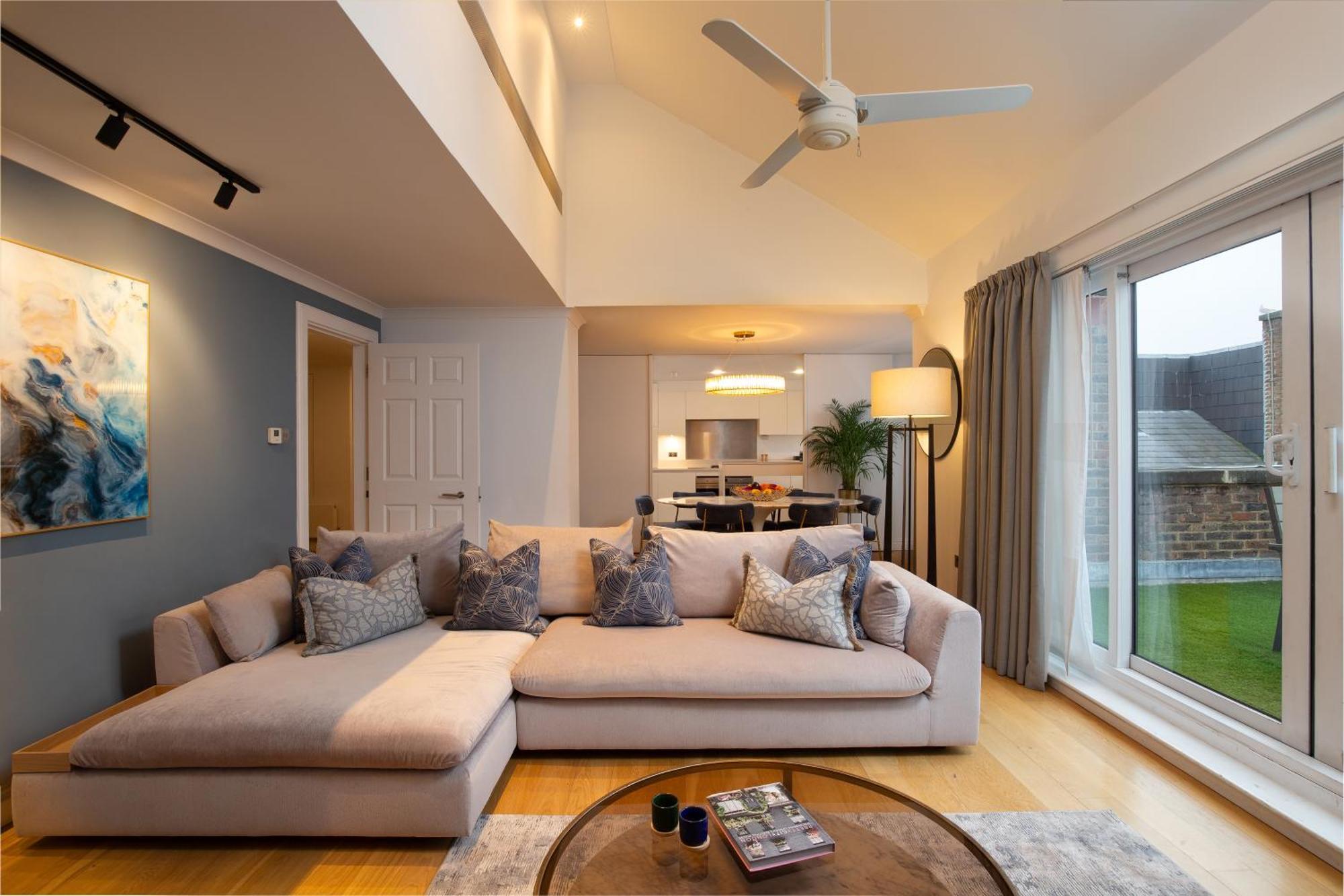 Monarch House - Serviced Apartments - Kensington London Exterior photo