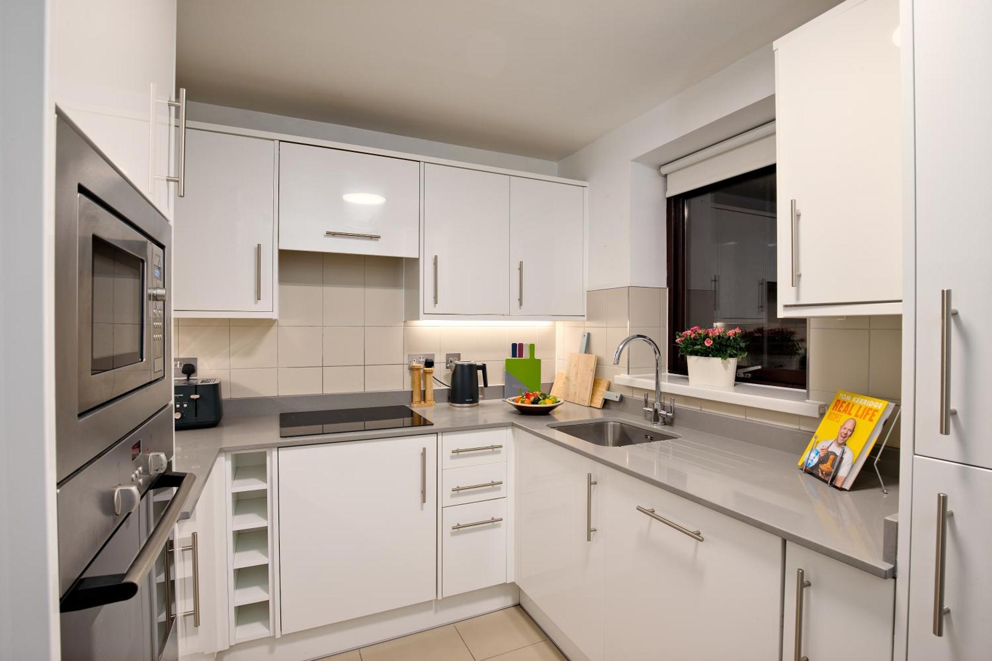 Monarch House - Serviced Apartments - Kensington London Exterior photo